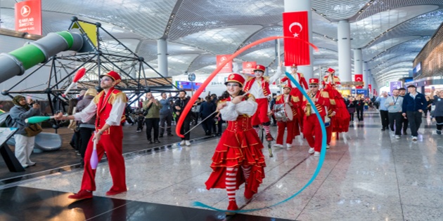 İGA İstanbul Havalimanı Misafirlerini Cumhuriyet Coşkusu’na Ortak Ediyor